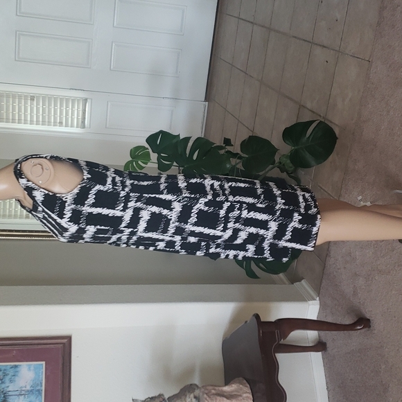 80's mod print m scribble squares scoopneck pencil - Picture 3 of 6